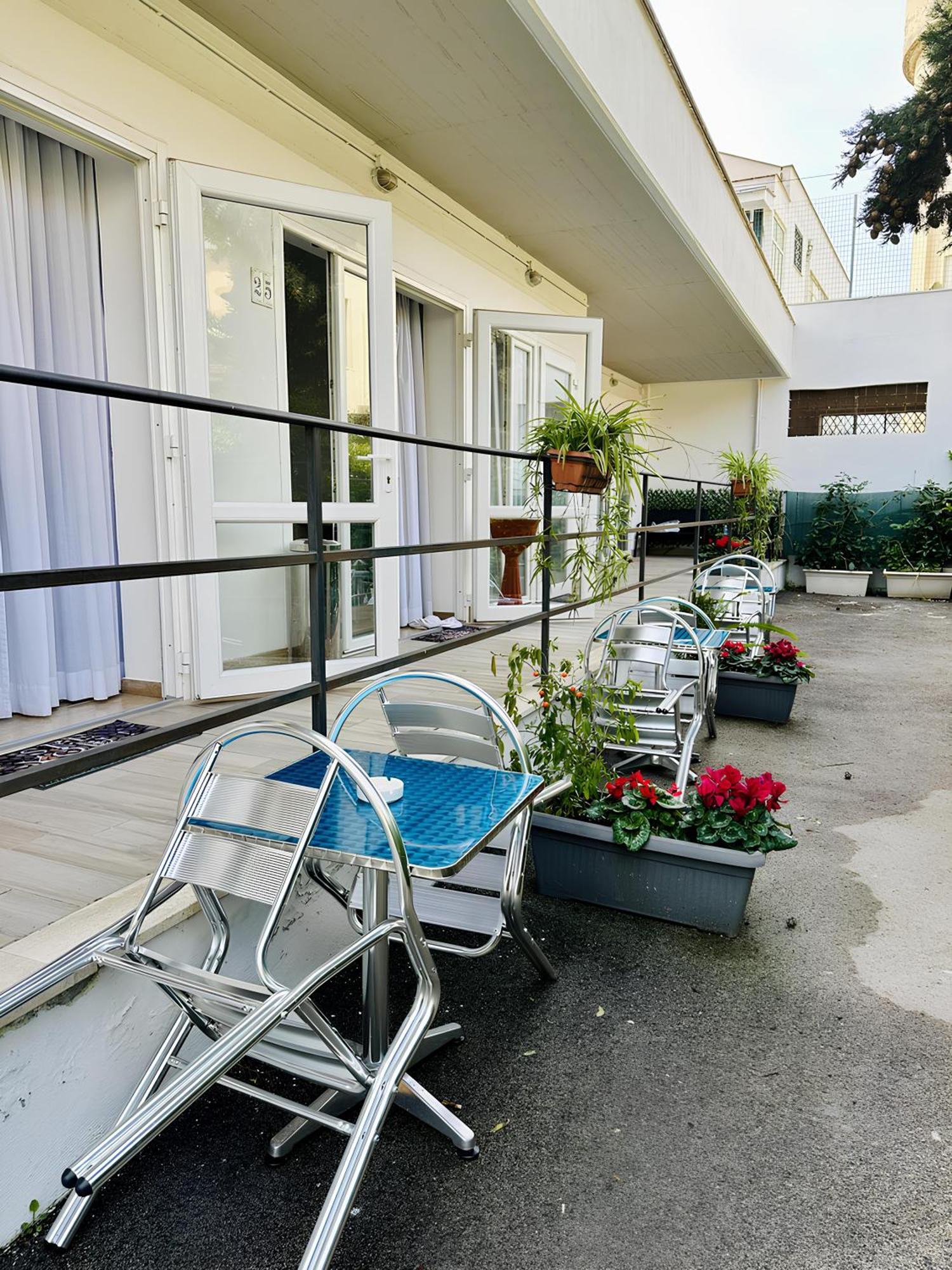 Academy Hotel Fiumicino Exterior foto
